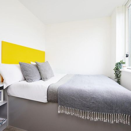 For Students Only Ensuite Bedrooms With Shared Kitchen At Cathedral Point In Winchester Exterior foto